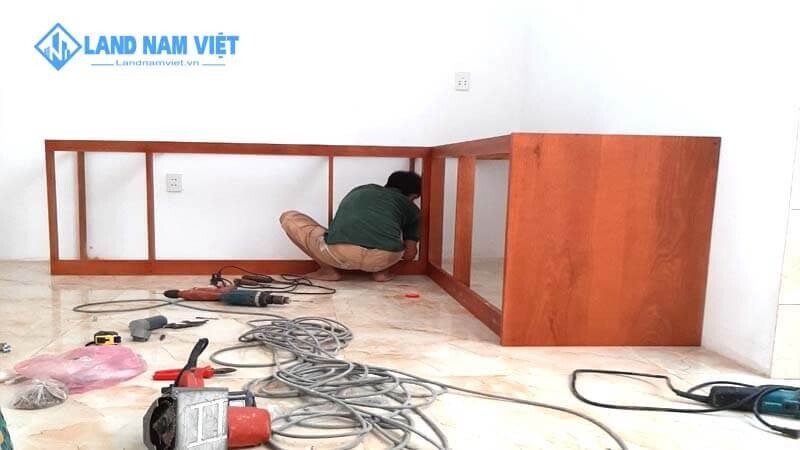 Tủ bếp gỗ tự nhiên cao cấp chịu nước chống mối mọt mẩu mới 2023